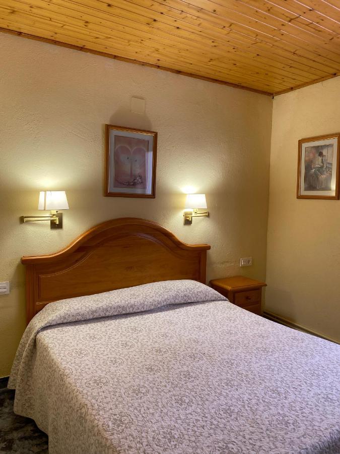 Hotel Rural Cal Amadeu Vilanova de Escornalbou Exterior photo